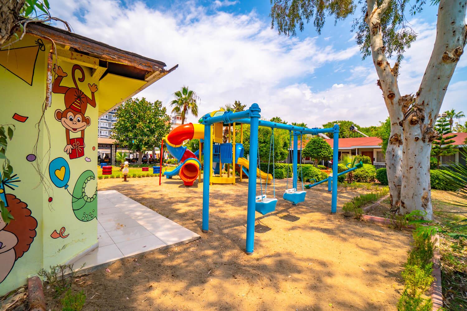 CLOVER MAGİC PARK BEACH ALANYA